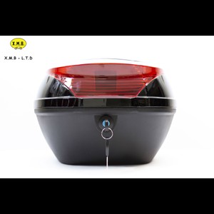 ארגז איכותי וחזק עם מחזיר אור אחורי אדום.