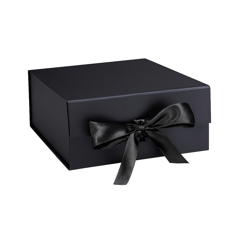 אריזת מתנה מהודרת שחורה עם סרט שחור