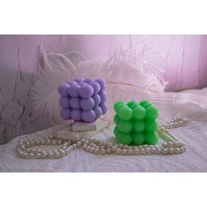 Cube soy wax candle with aromatic oils