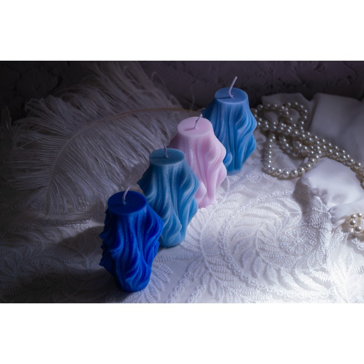 Curly soy wax candle with aromatic oils