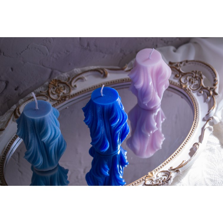 Curly soy wax candle with aromatic oils