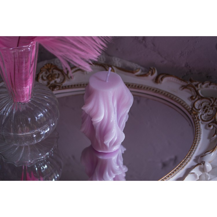 Curly soy wax candle with aromatic oils