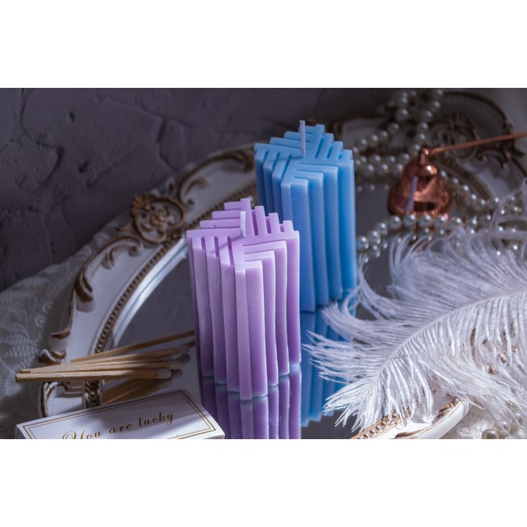 Relief pillar soy wax candle with aromatic oils