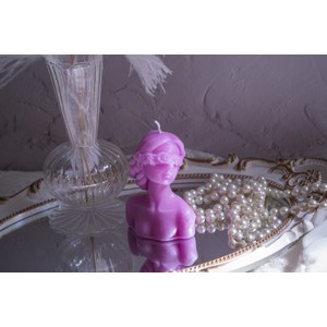 Girl bust soy wax candle with aromatic oils