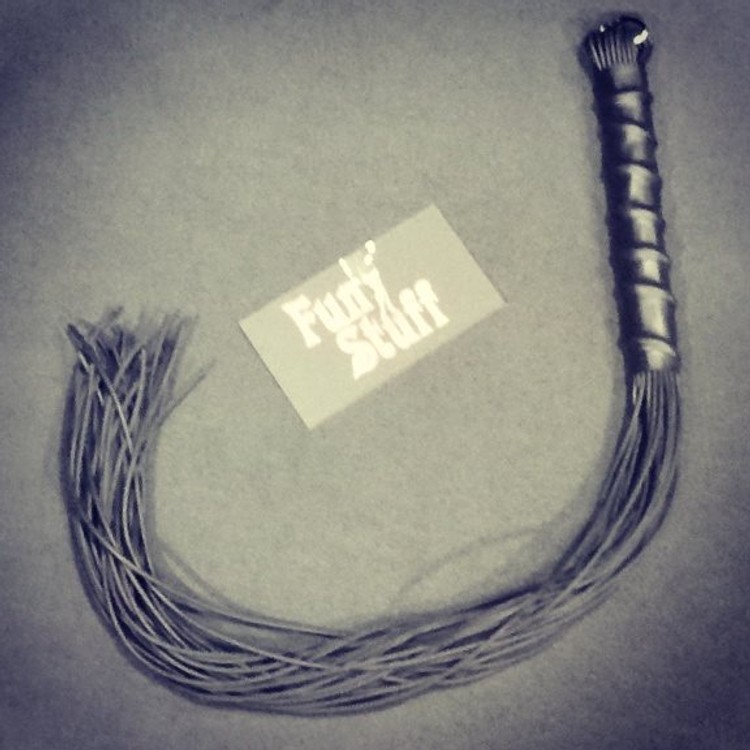 שוט זנבות גומי עבודת יד בעובי של 2ממ