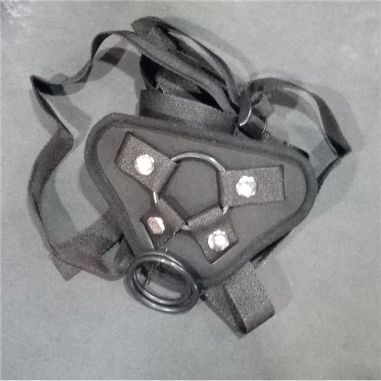 רתמת סטראפאון עם פאנל ניאופרן ורצועות כפולות