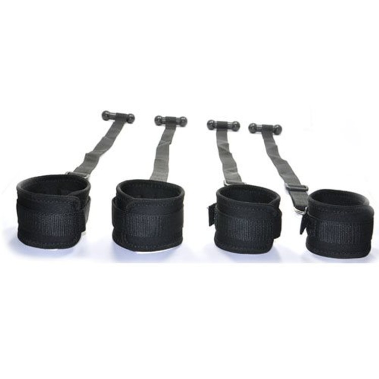 אזיקי בד וסגירת סקוץ איכותיים אשר נתפסים בדלת סטנדרטית