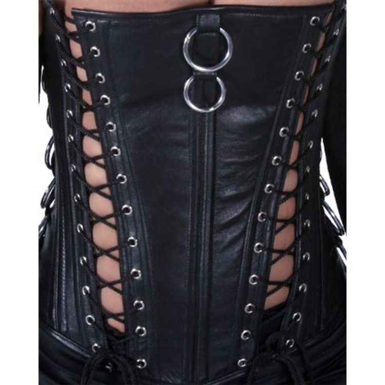 מחוך עור בעיטור טבעות מתכת