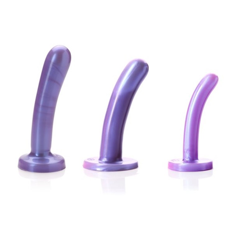 סילק - דילדו חלק מסיליקון בגדלים שונים