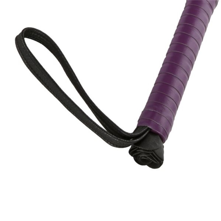 שוט זנבות מעור סינטטי ורד שחור