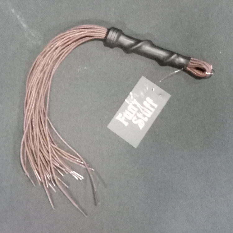 שוט זנבות שרוכי מגף מעור