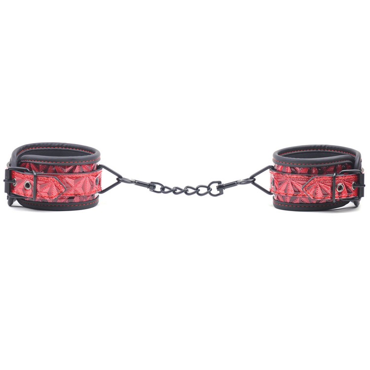 אזיקי רגליים מרופדים עם סגירת אבזם