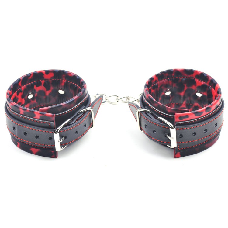 אזיקי ידיים מרופדים מנומרים מתאימים גם לרגליים