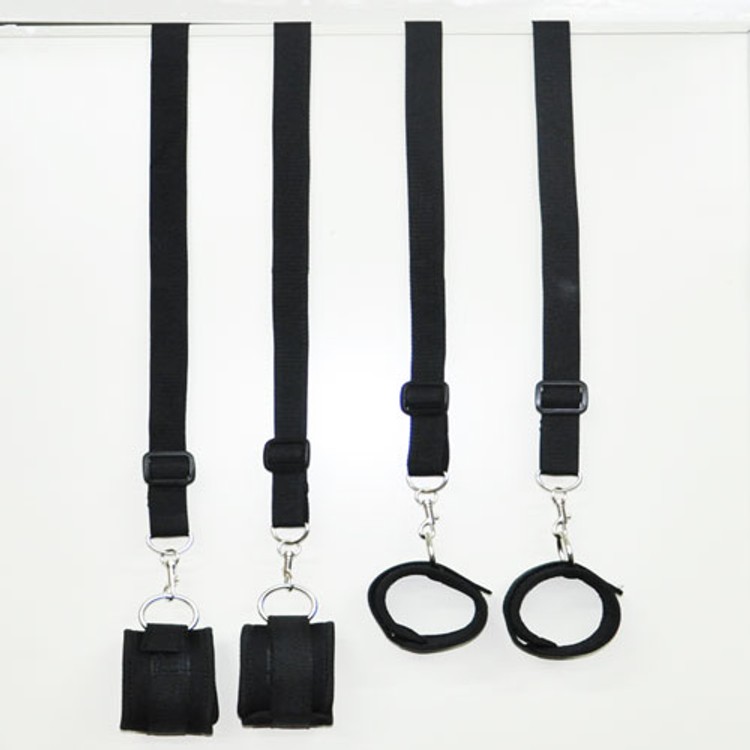 רצועות קשירה לדלת