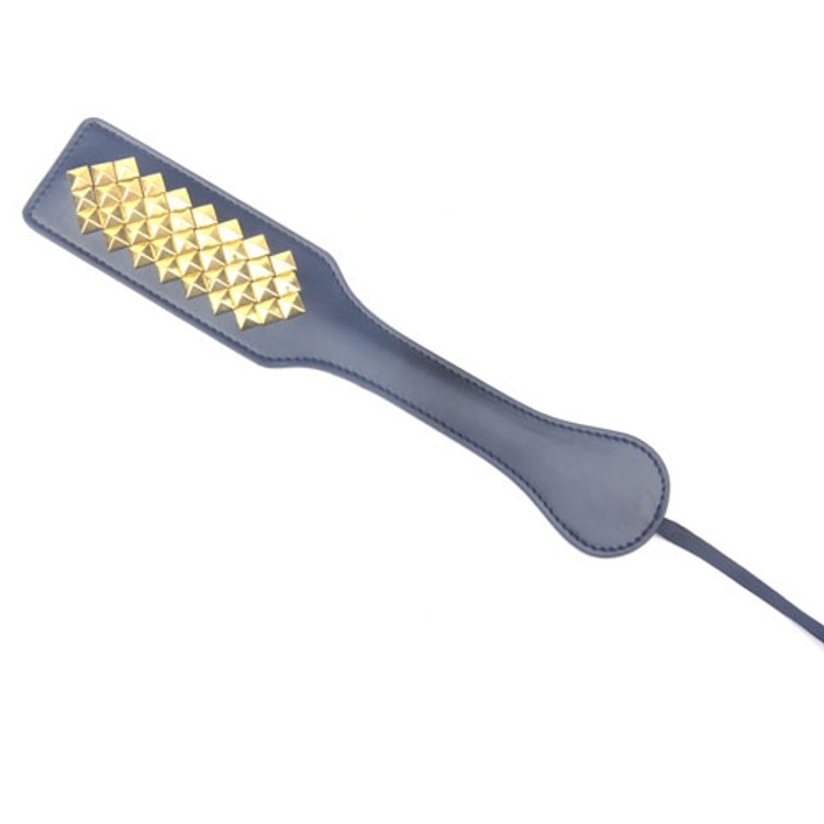 מחבט עם ספייקים