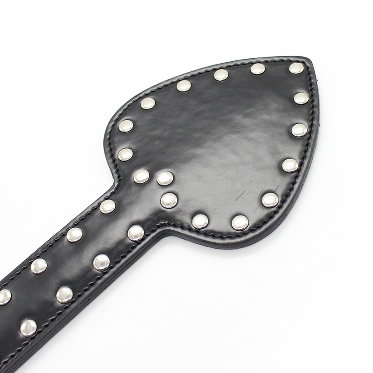 מחבט דמוי עור בצורת תלתן