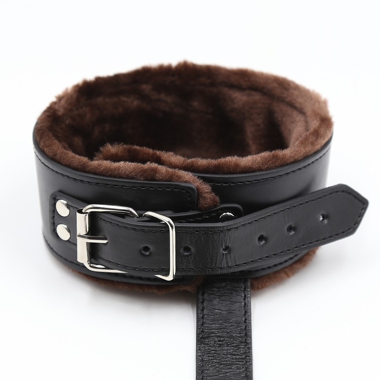 סט ריסון צוואר ידיים מרופד עם פרווה חומה