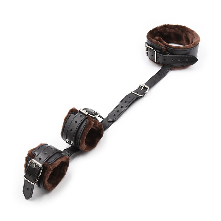 סט ריסון צוואר ידיים מרופד עם פרווה חומה