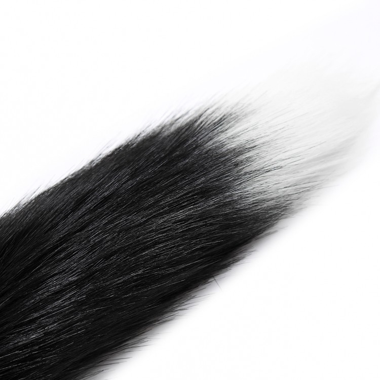 פלאג מתכת עם זנב שועל שחור