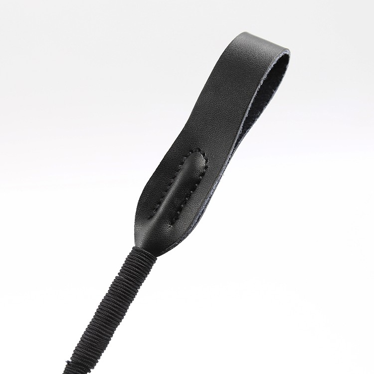 קרופ עור עם לולאה צרה בצבע שחור