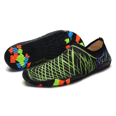 נעלי חוף ים / טיולי חופים נוחות להפליא ונגד מים - מידות גברים ובמבחר צבעים