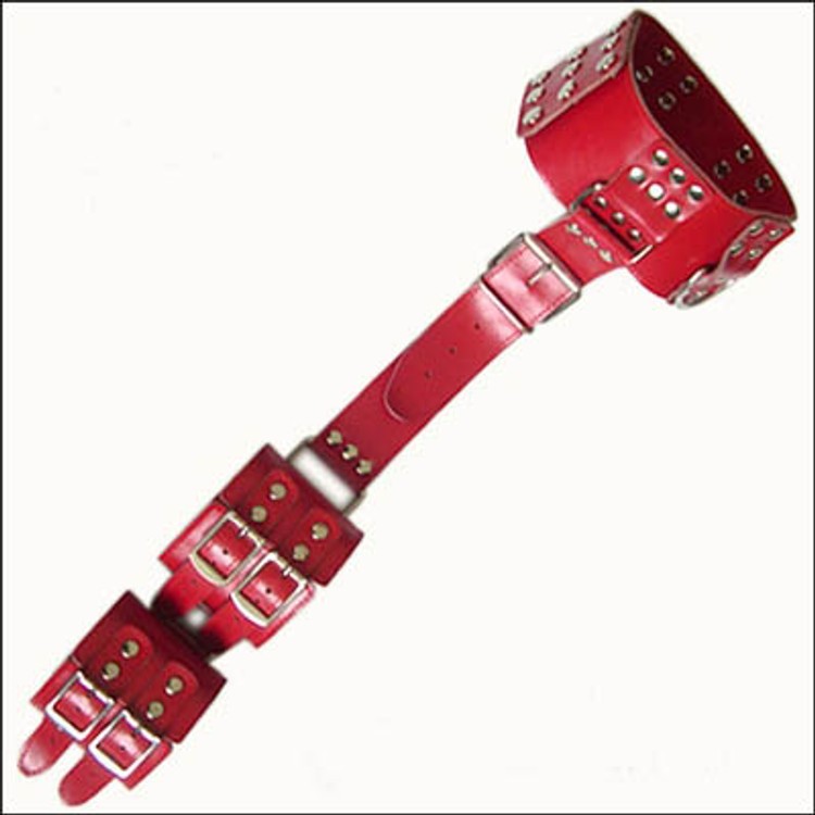 סט עור של קולר ושני אזיקים מחוברים בצבע שחור