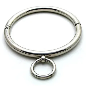 A metal collar with a screw​ lock