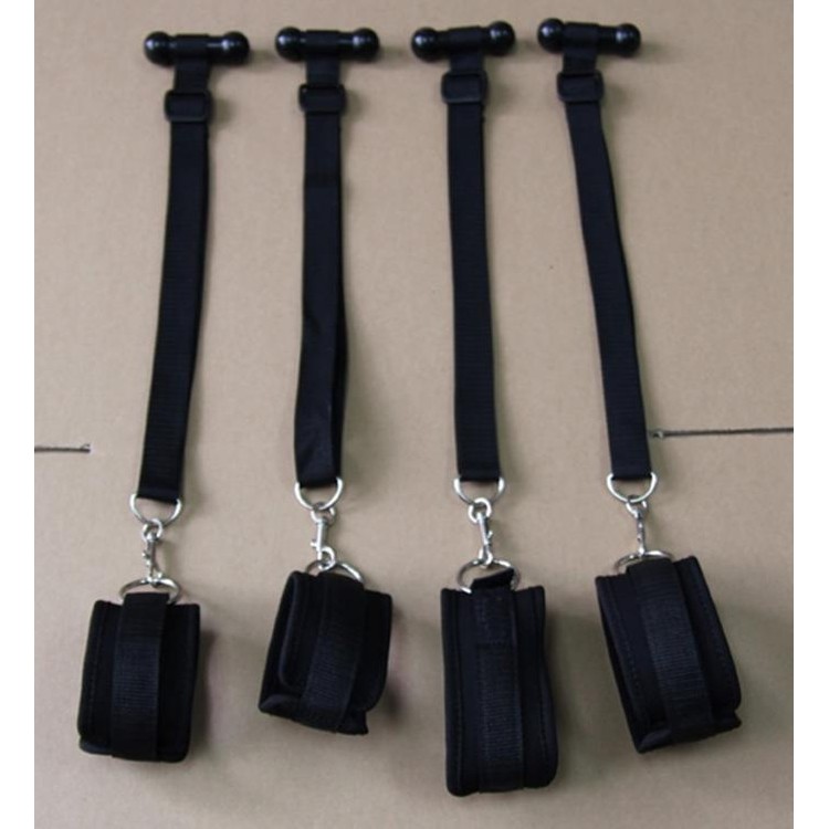 אזיקי בד לידיים ורגליים לתלייה מדלת