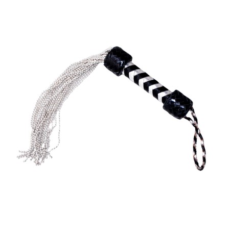 A short whip with 18 metal tails. 15 cm long handle and 35 cm long tails.