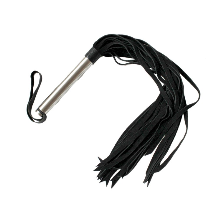 שוט 24 זנבות עור זמש עם ידית מתכת. אורך הידית 18סמ אורך זנבות 48סמ.