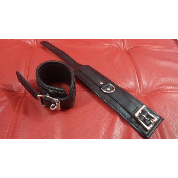 זוג אזיקי ידיים איכותיים רחבים מעור שחור עם לולאת מתכת כסופה