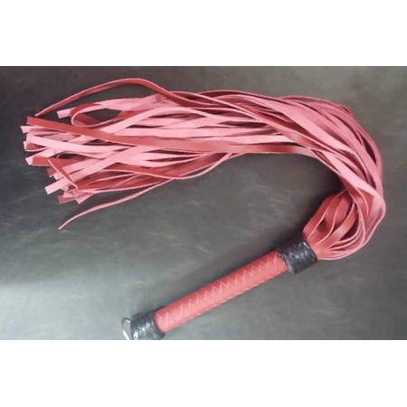 Red leather flogger with black elements and 36 tails 76 cm long​