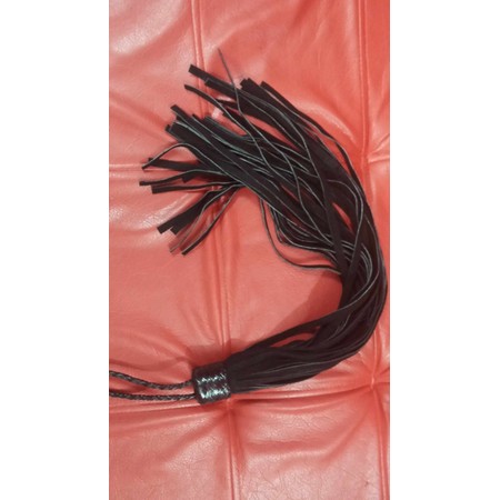 Black suede flogger with 36 tails 66 cm long​