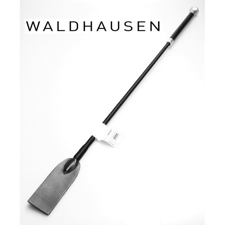 Leather Handle שוט רכיבה יוקרתי עשוי עור שחור עם ידית כסופה אורך 64 סמ Waldhausen