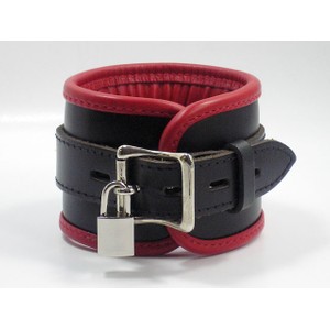 Wide padded cuffs are made of premium black and yellow leather