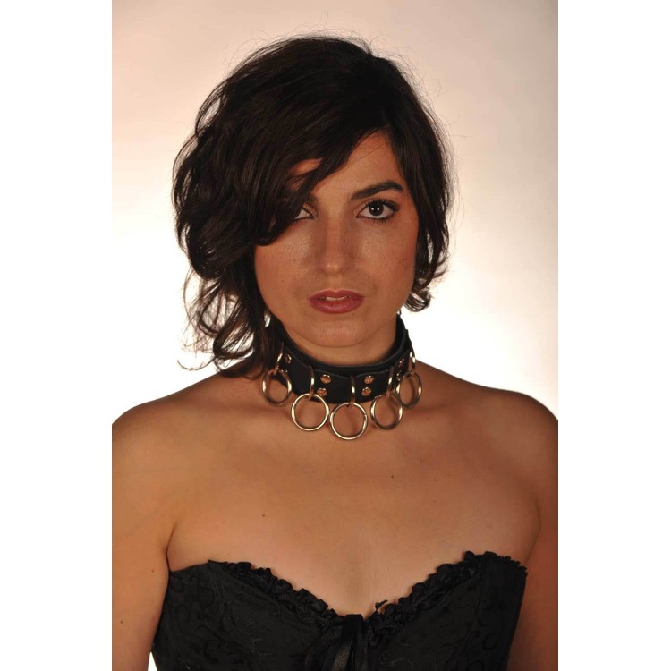 קולר עור עם  עיגולי מתכת לעבד או שפחה