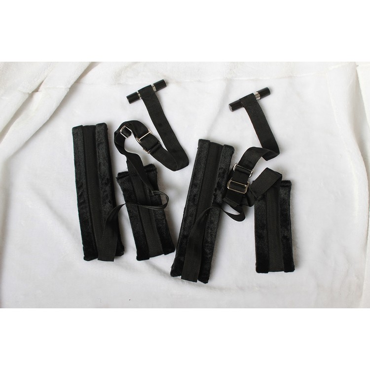 סט איזיקים לתלייה מהדלת