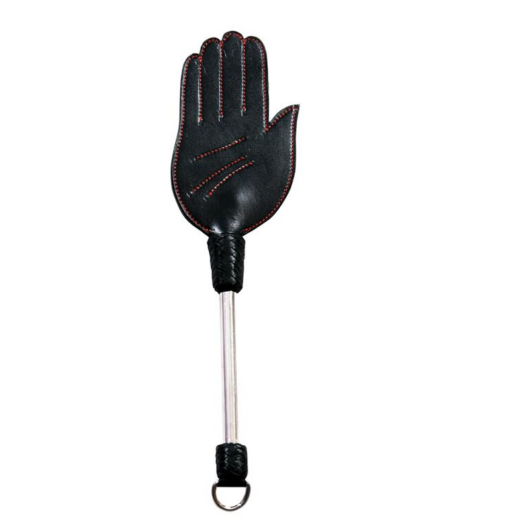 ספנקר מעור שחור בצורת כף יד עם ידית אחיזה ממתכת