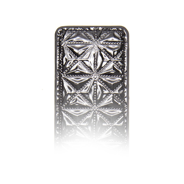 ספנקר שחור מבריק ואלגנטי עם טקסטורה