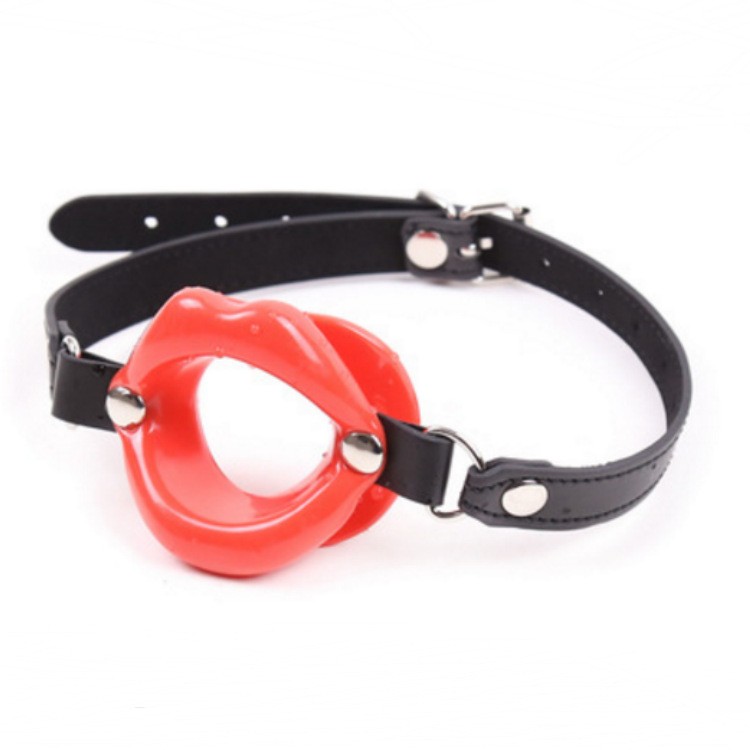 גאג בצורת שפתיים אדומות