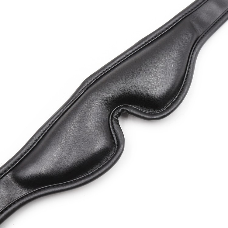 כיסוי עיניים שחור מרופד