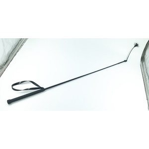 Riding whip with wire loop at the tip in black