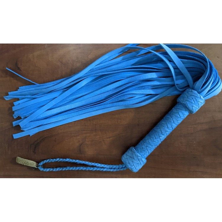 פלוגר 40 זנבות עשוי עבודת-יד עם ידית מסיבית