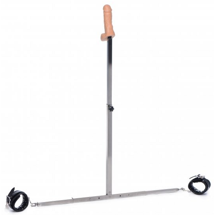 Squat משפד אנאלי עם מוט פישוק ואזיקים