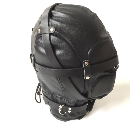 Full faux-leather mask for sense blocking