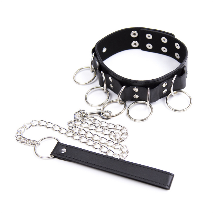 קולר בדס"מי גוטי דמוי עור שחור עם 5 טבעות מתכת