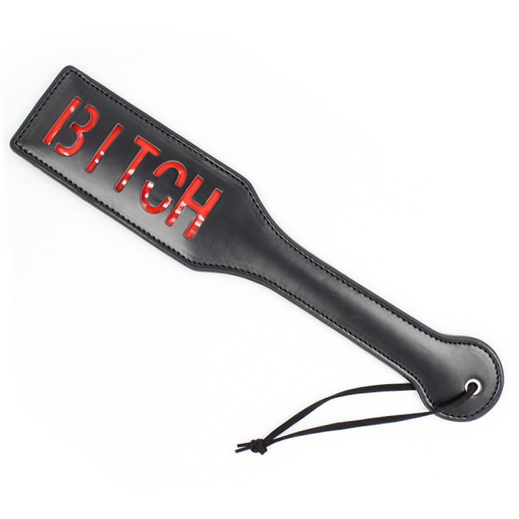 ספנקר PVC שחור עם כיתוב BITCH