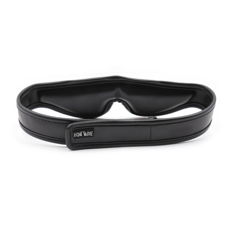 כיסוי עיניים שחור מרופד