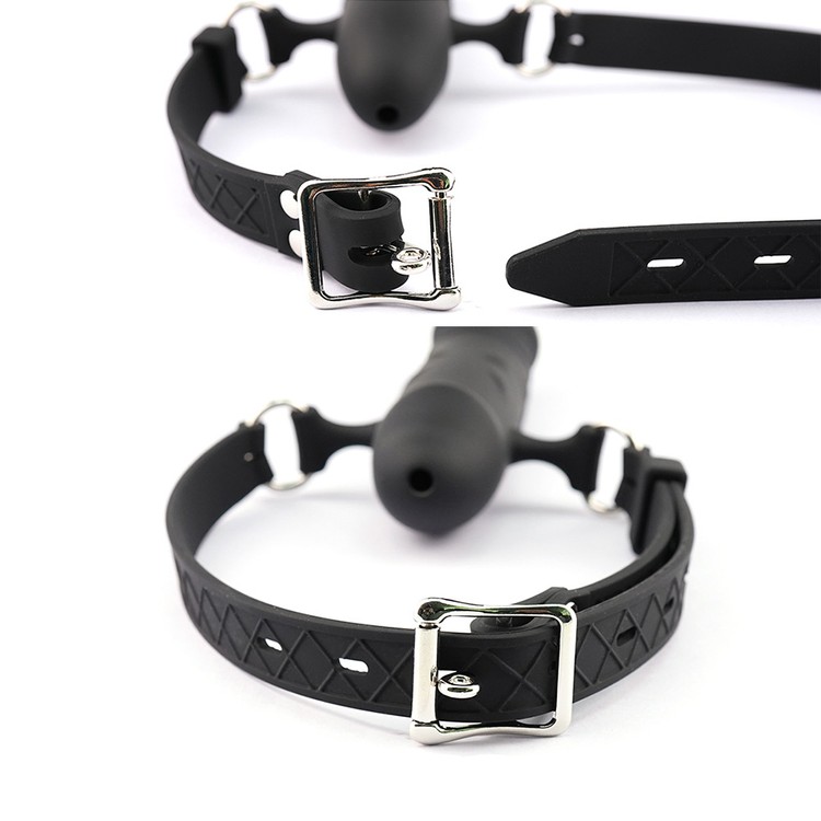 גאג עם דילדו דו צדדי בצבע שחור