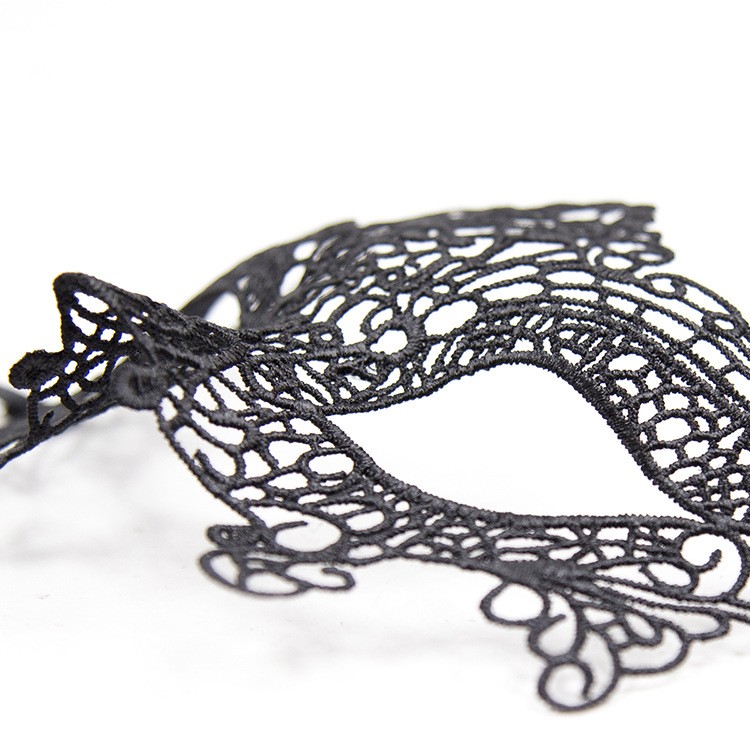 מסיכת תחרה בצורת שועל